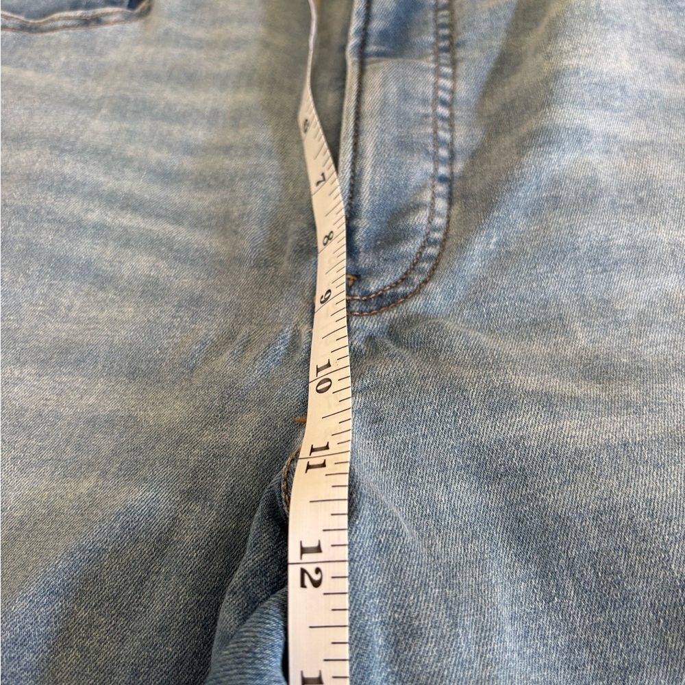 EXPRESS Wonen Flare Crop Light Denim Capri jeans size 14R - Picture 6 of 6